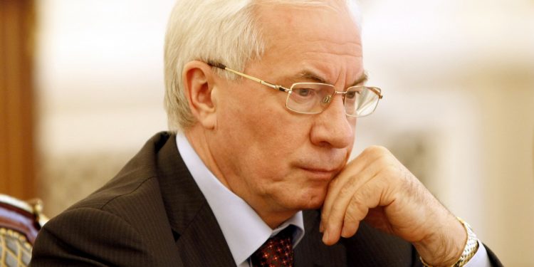 Азаров поведал причину своего бегства из Украины