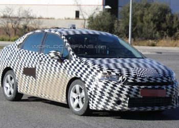 На испытания выведен загадочный седан от Citroen