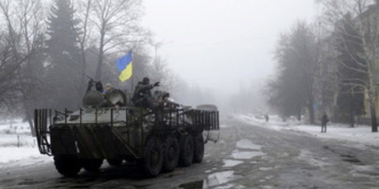 Украинские бойцы разгромила колонну боевики близ Дебальцево