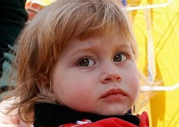 С линии фронта в Луганской области эвакуировали около сотни детей