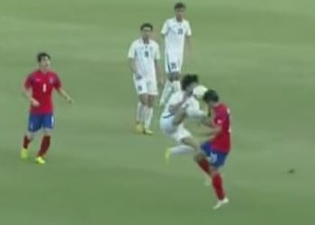 В сети появилось видео драки футболистов