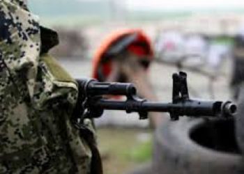 Под Торезом на фугасе подорвался грузовик с боевикам