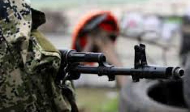 Под Торезом на фугасе подорвался грузовик с боевикам