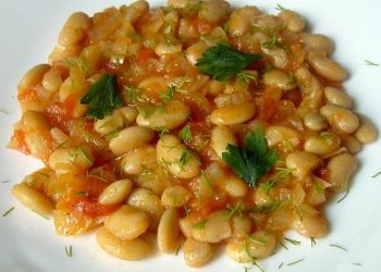 Чтобы снизить холестерин нужно есть фасоль