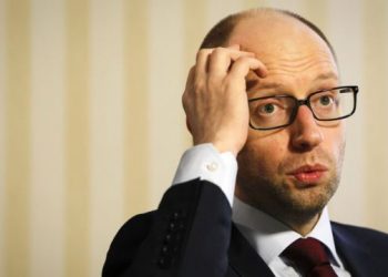 Яценюк рассказал, когда начнется ревальвация гривны