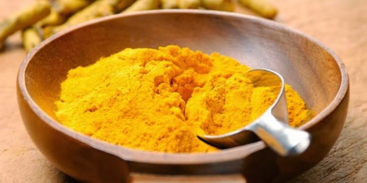 При какой страшной болезни поможет куркума
