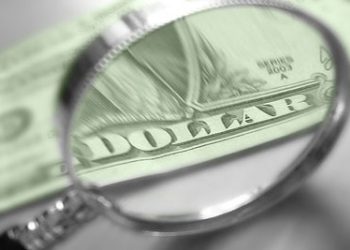 Курс доллара в обменниках сегодня взлетел на 7 грн