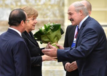 Лукашенко рассказал, что участники минских переговоров выпили несколько ведер кофе