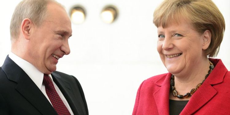 Путин предлагал Меркель и Олланду решить украинский вопрос без Украины