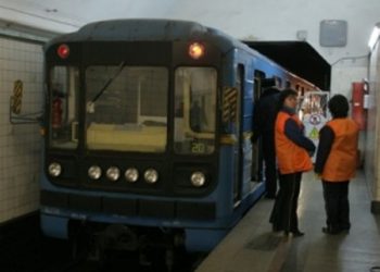 Киевлянин в метро пытался совершить суицид