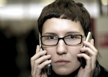 Зависимость от телефона указывает на эмоциональную нестабильность человека