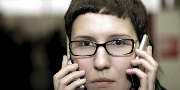 Зависимость от телефона указывает на эмоциональную нестабильность человека