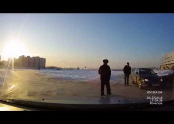 В сети появилось видео самого нелепого ДТП