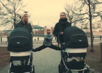 Интернет покорило видео с ребенком, копирующим Ван Дамма
