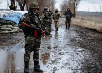 СМИ: Украина не готова отводить тяжелое вооружение
