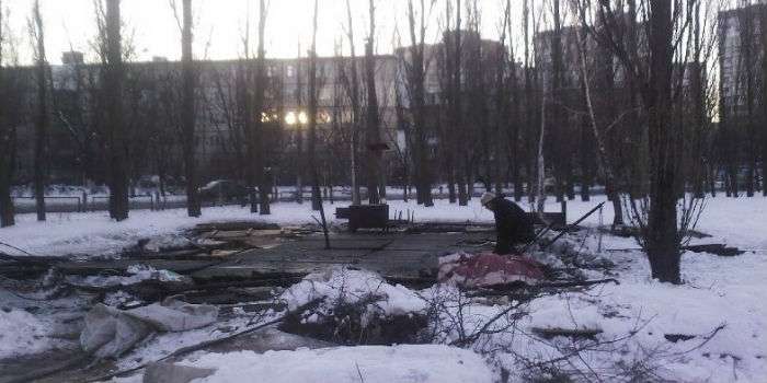 В Киеве сгорел пункт обогрева, погибла женщина