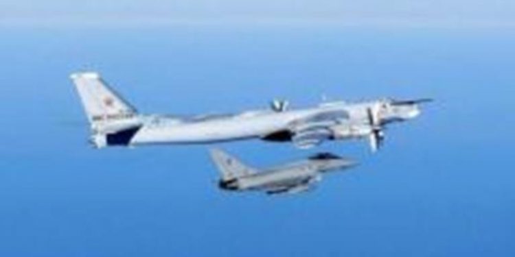 Перехваченный Великобританией российский самолет нес ядерное оружие