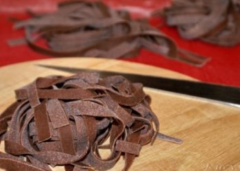 В Японии стала популярной шоколадная лапша