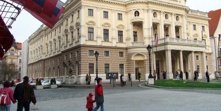 Словакия: Провалился референдум о судьбе однополых браков