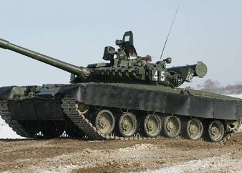 Армия Российской Федерации тайно перебрасывает бронетехнику на Донбасс