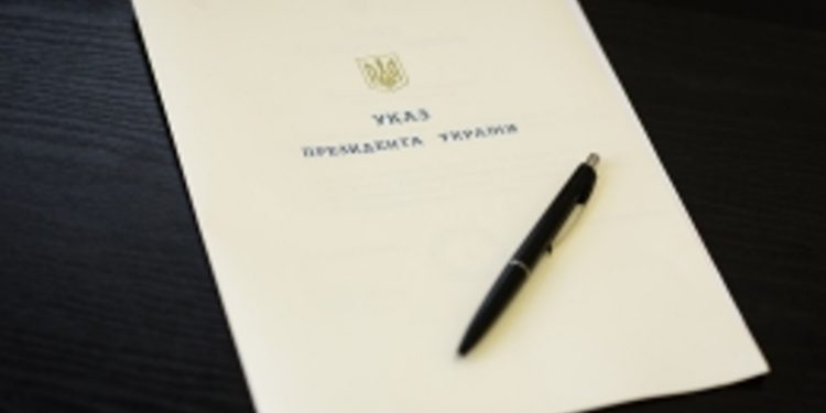 Порошенко ввел в действие решение СНБО «О чрезвычайных мерах противодействия российской угрозе и проявлениям терроризма, поддерживаемым РФ»