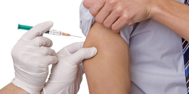 Какую прививку нельзя игнорировать по мнению специалистов