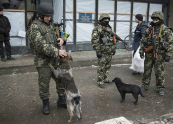 50 тысяч украинских военных принимают участие в АТО, 15 тысяч из них на передовой, - Геращенко