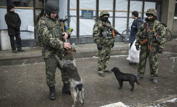 50 тысяч украинских военных принимают участие в АТО, 15 тысяч из них на передовой, - Геращенко