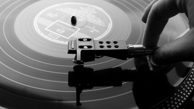 Ученые посоветовали молодежи слушать музыку