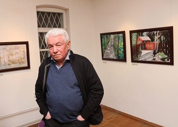 Российский писатель Войнович призвал президента освободить Савченко