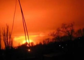 В Донецке взорвался огромный склад боеприпасов террористов, - Азов