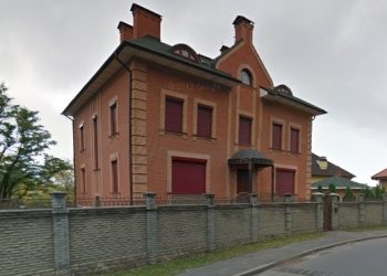 Азаров не смог продать свой дом в Киеве из-за СБУ