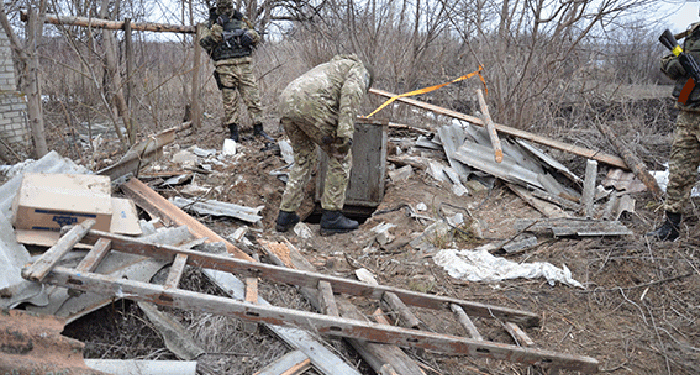 В Луганской области обнаружен склад с оружием, - пресса