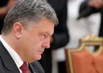 Порошенко требует продолжения санкций против РФ до конца года