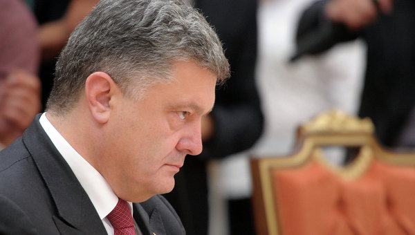 Порошенко требует продолжения санкций против РФ до конца года