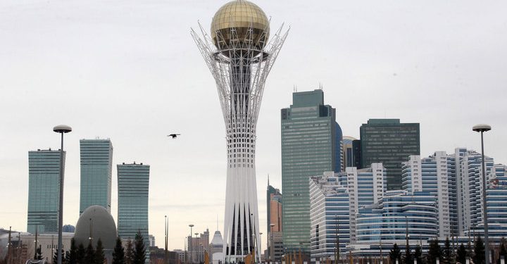 В столице Казахстана ломбард выдает кредиты под залог компромата