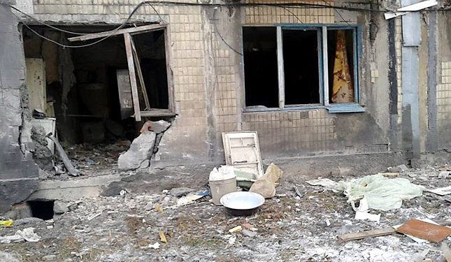 В Авдеевке снаряд боевиков попал в дом – погибла женщина