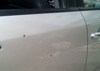 В Макеевке обстреляли машину, в которой находился боевик Гиви