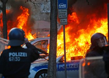 Более 88 оперативников получили ранения в ходе протестов во Франкфурте