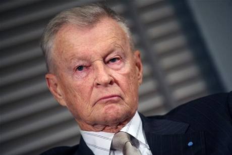 Бжезинский заявил, что переход черты обойдется России слишком дорого