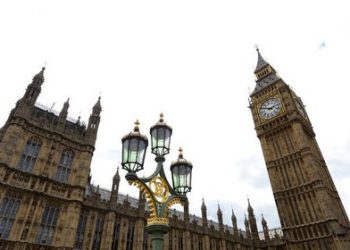 В Лондоне арестован гражданин, гулявший по крыше британского парламента
