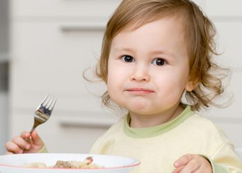 Ученые: большинство подростков пропускают обед