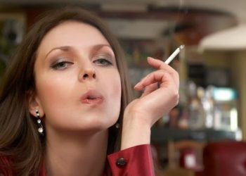 Эксперты: курения не помогает сохранить фигуру