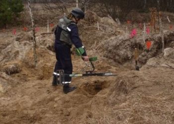 В Донецке запрещено посещать три кладбища