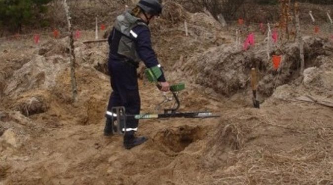 В Донецке запрещено посещать три кладбища