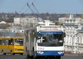Из-за непогоды в Харькове часть электротранспорта не вышла на маршруты