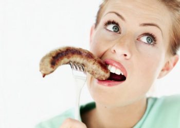 Специалисты: употребления мяса приведет к лишнему весу