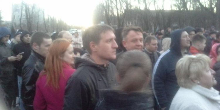 В сети появились фотоснимки зачинщиков антиукраинских беспорядков в Константиновке