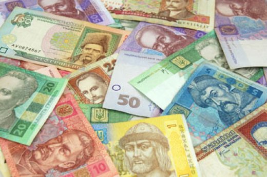 Свежие данные о курсе валют: доллар и евро подешевели еще на гривну