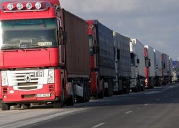 Пограничники задержали 33 грузовика с незаконными товарами для боевиков